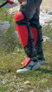 หุ้น สนับแข้ง กันกระเด็น สนับขาใส่ตัดหญ้า กันหิน สปอติก