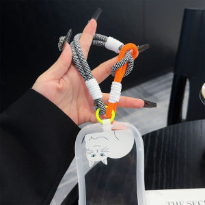 เชือกแขวนการ์ดแมวที่เรียบง่ายและสนุกสนานเหมาะสําหรับโทรศัพท์มือถือ iPhone 16 แบบสั้นเชือกแขวนมือถือกลางแจ้งสําหรับผู้ชายและผู้หญิง