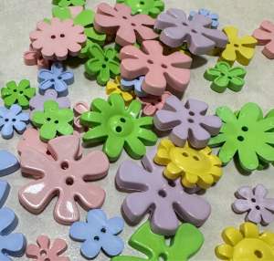 20 pcs big flower buttons mix size 15 - 30 mm assorted colors