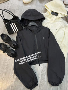 เสื้อแจ็คเก็ตกันแดดแบบมีฮู้ดสำหรับผู้หญิง ฤดูร้อนปี 2023 เสื้อแจ็คเก็ตกันลมสั้นแบบลำลอง ทรงหลวม ปกติ แขนยาว เสื้อคลุมกันแดด