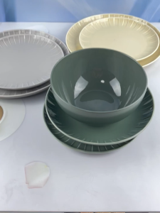 summer set  จานเซรามิค ชามเซรามิค ทรงคูป  มี 3 สี เขียว เทา และ เหลืองอ่อน  ประกอบด้วย จานลึก8.5 นิ้ว  จาน8.25 นิ้ว จาน10.2 นิ้ว และ ชาม7นิ้ว