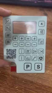 Tấm dán màn hình PS MÀU ĐEN có MÃ VẠCH lắp cho máy may công nghiệp (GIÁ 1 CÁI)