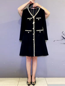 Fashionable Plus Size Womens Long Sleeve Mid Length Skirt for Winter V-Neck Slimming Style Casual Scenario Cotton Polyester Blend