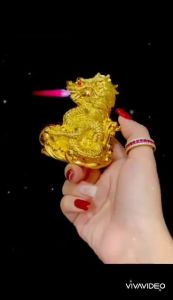 HỘP QUẸT BẬT LỬA GA KHÒ HÌNH RỒNG ÔM LONG CHÂU ĐỂ BÀN KIM LOẠI