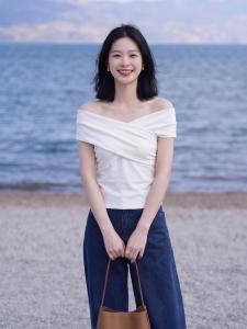Basic House | French Style Cross Shoulder White T-Shirt
