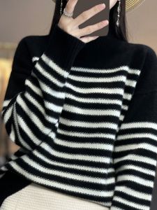 เสื้อสเวตเตอร์ถักลายทางสีดำขาวทรงหลวมคอตั้งแขนยาว เสื้อชั้นในสตรีสุดเก๋ไก๋สไตล์ฮ่องกง ทรงหลวม เสื้อคลุมกันหนาว