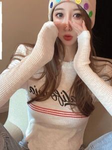 เสื้อยืดแขนยาวผู้หญิง เสื้อเชิ้ตทรงเข้ารูปสั้น กระโปรงทรงเอ ฤดูใบไม้ร่วง 2024 สไตล์เกาหลี ปกโปโล คอตั้ง