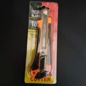 ดิเคเปอร์ คัตเตอร์ที่ตัดกระดาษ ขนาดเล็ก อเนกประสงค์ คัตเตอร์ด้ามแสตนเลส อุปกรณ์สำนักงาน ใบมีดคม พกพาง่าย การจัดส่งแบบสุ่มสี