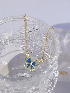 【Pharaoh🎀COD】Warna gradien liontin kalung wanita niche rantai tulang kupu-kupu kupu-kupu biru