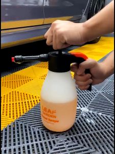 AT Tech 2.5L Automatic Hand Pump Foam Sprayer Hand Pneumatic Foam Snow Foam Car Wash Spray Bottle Window Cleaning
