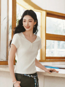 Semir | Short Sleeve V-Neck Semi-Opening T-Shirt