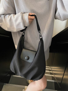 Casual Commuter Womens Canvas Bag Lightweight Fashionable Shopping Crossbody Bag Soft Zipper Closure Tote Bag Nylon Material