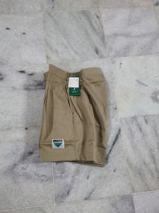 Celana pendek badminton spotty