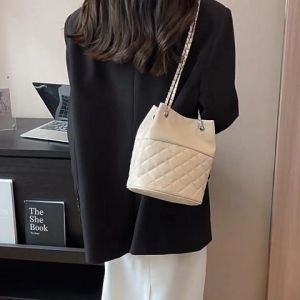 Psion คอลเลคชั่นใหม่ กระเป่าเเฟชั่น สีสันเรียบง่ายเเมทช์ได้หลายลุค ราคาถูก ดูดีเป๊ะเวอร์  ใส่ไปเที่ยวก็ได้ ใส่ทํางานก็ดี เเมทช์ง่ายไม่มีเอาท์ กระเป๋าไปซื้อเลย