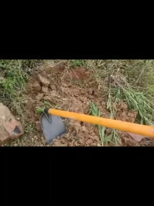 Ready Stock Manganese Steel Pointed Garden Hoe Heavy Duty Manual Weeding Hoe Multipurpose Agricultural Farming Tool for Weeding Digging & Soil Loosening
