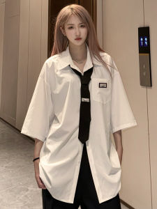 เสื้อเชิ้ตแขนสั้นผ้าไหมน้ำแข็งฤดูร้อน ทรงหลวม ทรงลำลอง สำหรับคู่รัก ป้องกันแสงแดด แฟชั่นญี่ปุ่น ทรงหลวม แขนสั้น ปกโปโล