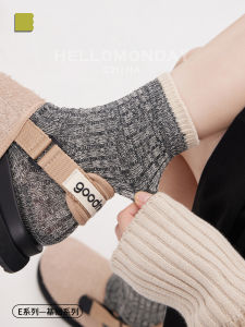 ถุงเท้าผู้หญิงครึ่งแข้ง อบอุ่น กันหนาว สำหรับฤดูใบไม้ร่วงและฤดูหนาว ผลิตจากผ้าฝ้ายผสมไนลอนและยางยืด ระบายความชื้นได้ดี สีพื้น คู่