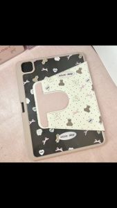 เคสไอแพด Gen9 สีชมพู หมี Air6 อะคริลิค 360° หมุนได้ Air5 iPad pro2024 มีช่องเสียบปากกา ​​Gen11 Air7