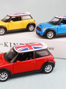 British Style Mini Cooper Alloy Vintage Car Decoration Metal Craftsmanship Birthday Gift Desktop Ornament Industrial Style Home Decor