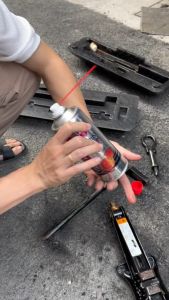 Chai xịt tẩy rỉ sét trên kim loại cho xe máy ô tô đánh bóng kim loại loại cực mạnh F007