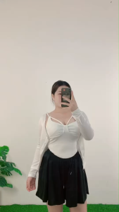 ชุดเซ็ตสามชิ้น เสื้อสายเดี่ยว+เสื้อคลุมกันแดด+กระโปรงพลีทสั้น ดีไซน์พิเศษ แมทช์ง่าย