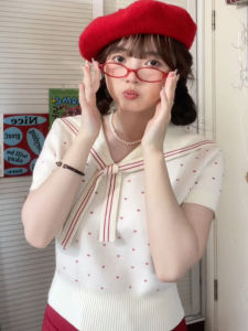 Áo Thun Tay Ngắn Kẻ Caro Cổ Thuyền Màu Xanh Nước Biển Ngọt Ngào Dành Cho Nữ Mùa Hè 2025 Áo Len Dệt Kim Dáng Ôm Vừa Vặn Phong Cách Mới