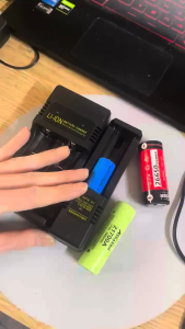 Bộ sạc 2 pin 18650 14500 18500 21700 đến 26650 cổng USB Type C đầu ra 1A đốc sạc pin lithium thông mình tự ngắt