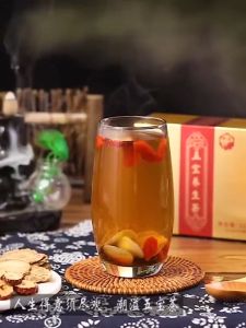 Ginseng mulberry black wolfberry combination nourishing and maintaining health staying up late to protect the liver