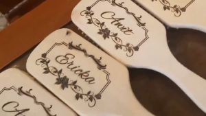 PERSONALIZED ENGRAVED WOODEN HAIRBRUSH SOUVENIR GIVEAWAYS GIFTS