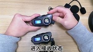 Q58-Max-2 In 1Mic Bluetooth Motorcycle Intercom Helmet Headset 500m Lnterphone 1000mAh Large Screen Display For 2 Rider Lntercomunicador Support Music Sharing With LED light FM Support SD