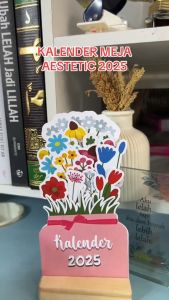 KALENDER MEJA AESTETIC 2025 TEMA BUNGA DAN KARTUN VIRAL 2025