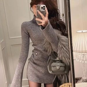 ชุดเดรสสเวตเตอร์ถักสไตล์ฝรั่งเศส ทรงเข้ารูป คอตั้ง แขนกระดิ่ง กระโปรงทรงเอ ผ้าโพลีเอสเตอร์ ทรงเข้ารูป ฤดูใบไม้ร่วง/ฤดูหนาว