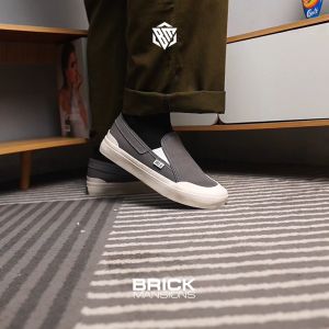 Brick Mansions - Slip On Alpha Grey White Sepatu Sneakers Casual Pria Wanita