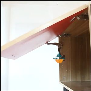 TAY NÂNG CÁNH TỦ BẾP