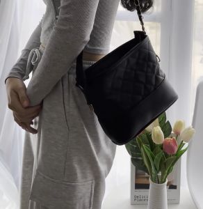 Tas Wanita Multifungsi & Terbaru 2023