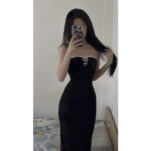 Đầm body nơ cúp ngực maxi