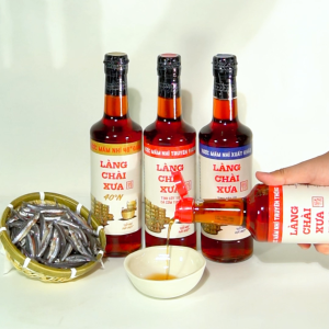 Nước Mắm Nhỉ truyền thống nhãn đỏ 30 độ đạm Làng Chài Xưa chai thủy tinh 500ml tinh cốt cá cơm tươi