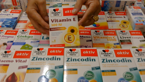 Viên uống Vitamin E Doppelherz Hỗ trợ làm đep da làm chậm quá trình lão hóa giảm đồi mồi trên da (Hộp 30 viên)