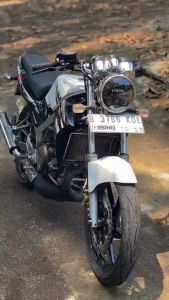 Striping Stiker Polet kawasaki ninja r 2011 hitam putih list body standar kualitas terbaik termurah Barokah Sticker