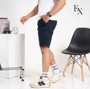 Celana Chino Pendek Stylish: Gaya Praktis dan Nyaman untuk Liburan dan Santai!