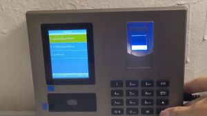 เครื่องลงเวลา เครื่องสแกนลายนิ้วมือ  Attendance Machine ดึงข้อมูลผ่าน แฟลชไดร์ฟ ที่สแกนนิ้วบันทึกเวลา Fingerprint Time