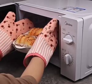 Sarung Tangan Oven & Microwave: Pilihan Terbaik Untuk Memasak