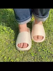 รองเท้าแตะ สวมใส่บ้าน กันลื่น กันน้ำ รองเท้าแตะลำลอง รองเท้าแตะสำหรับผู้หญิง รองเท้าแตะสำหรับผู้ชาย รองเท้าใส่สบาย