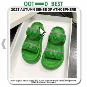 Pishops สินค้าเข้าใหม่ รองเท้าแตะเสริมส้น ติดความแววาวที่สายรองเท้าสวยเก๋มากๆ สำคัญที่สายรองเท้า 20% น้ำหนักเบาดีต่อใจสุดๆ