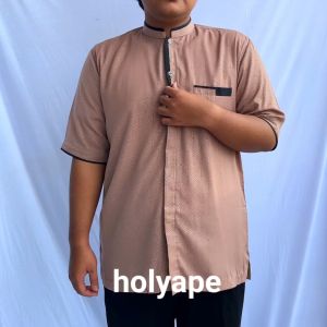 Holyape Kemeja Koko Basic Medium Jumbo Lengan Pendek Embossed seri Qahira Salem Peach