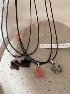 Rhona Kalung Retro Kalung Berbentuk Bintang Lima Giok Vintange Necklace Manik-manik Hitam Tali