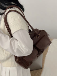 Retro Handbag Womens Summer New Single Shoulder Bag High Quality Casual Underarm Messenger Bag Soft PU Leather Zipper Closure