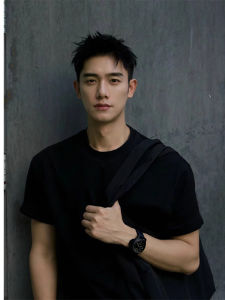 Áo Thun Nam Tay Ngắn Màu Đen Chất Lượng Cao Mùa Hè 2025 Phong Cách Mới Co Giãn Vừa Vặn Áo Lót Bên Trong