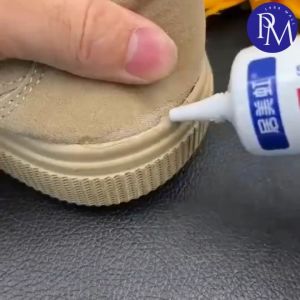 PM1988⚡พร้อมส่ง💯 กาวติดรองเท้า กาวซ่อมรองเท้า กันน้ำ 60ml กาวซ่อมรองเท้าแบบกันน้ำ เหนียวแน่นติดทน หัวเข็มใช้ซ้ำได้  กาวปลอดภัยต่อมือ