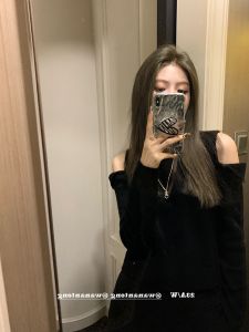 YUANYA | Áo Sweater Trễ Vai Màu Đỏ Năm Mới
